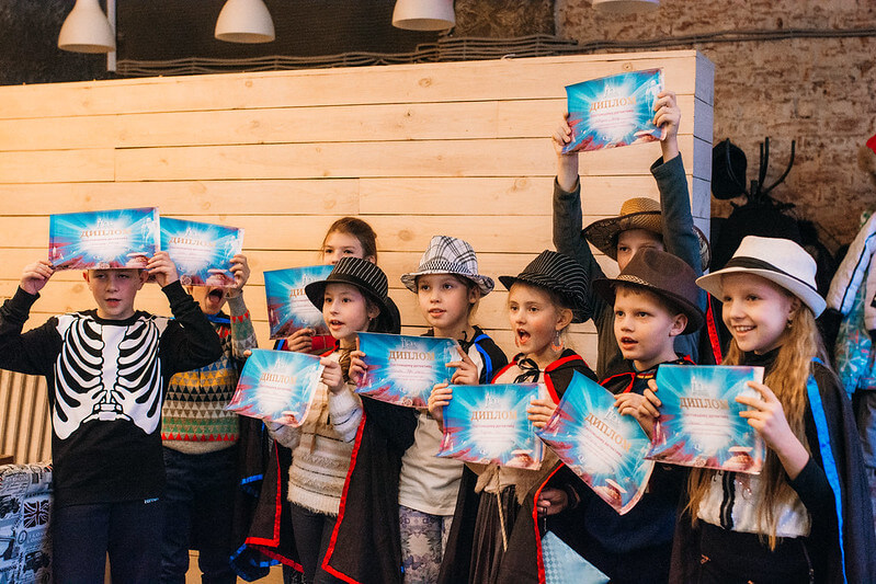 Как отметить Новый год классом — идеи для младших школьников в Волгограде