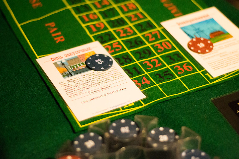 Ведущий развлекает гостей на корпоративе в Volgograd